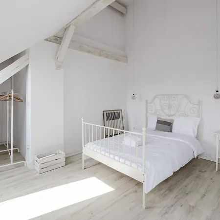 Scandinavian Loft By Bookinghost *